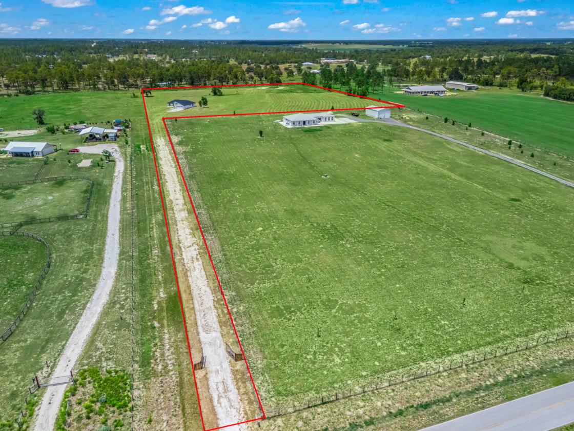 Fully Fenced Custom Home on 10 Acres - photo 30