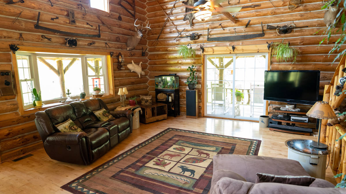 Marquette County Multi Parcel LIVE Auction on Log Home and