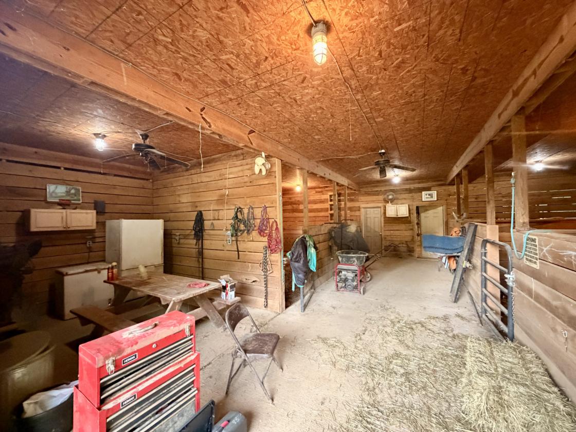 Custom Home On 271.28 Acres - photo 14