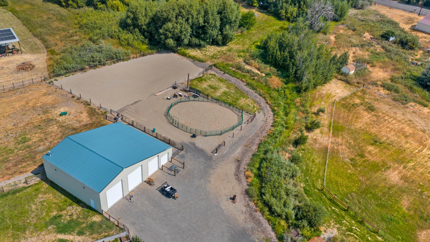 Horse Lovers Dream - Everything you need on 3.5 Ac - photo 7