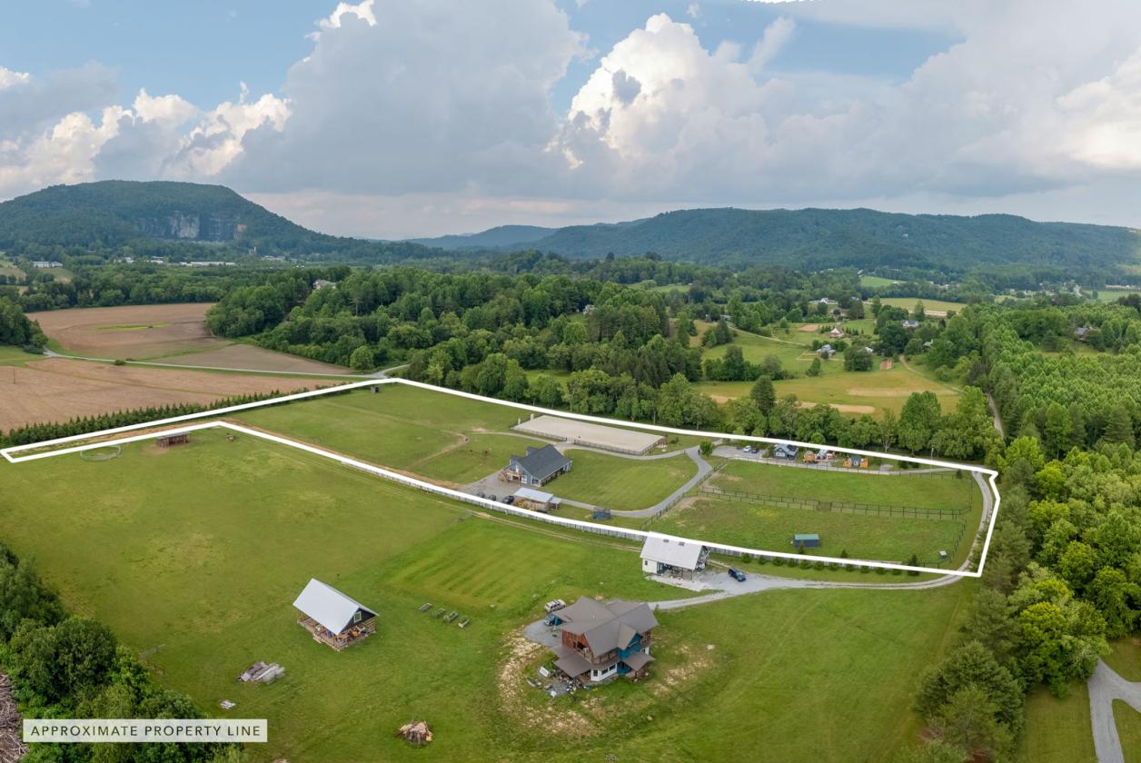 8 Stall Equestrian Farm & Training Facility - photo 29