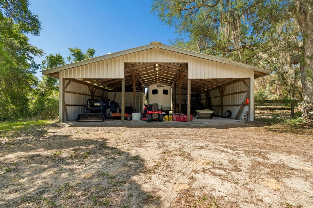 17 acre horse farm HIGH AND DRY with arena & barn - photo 21