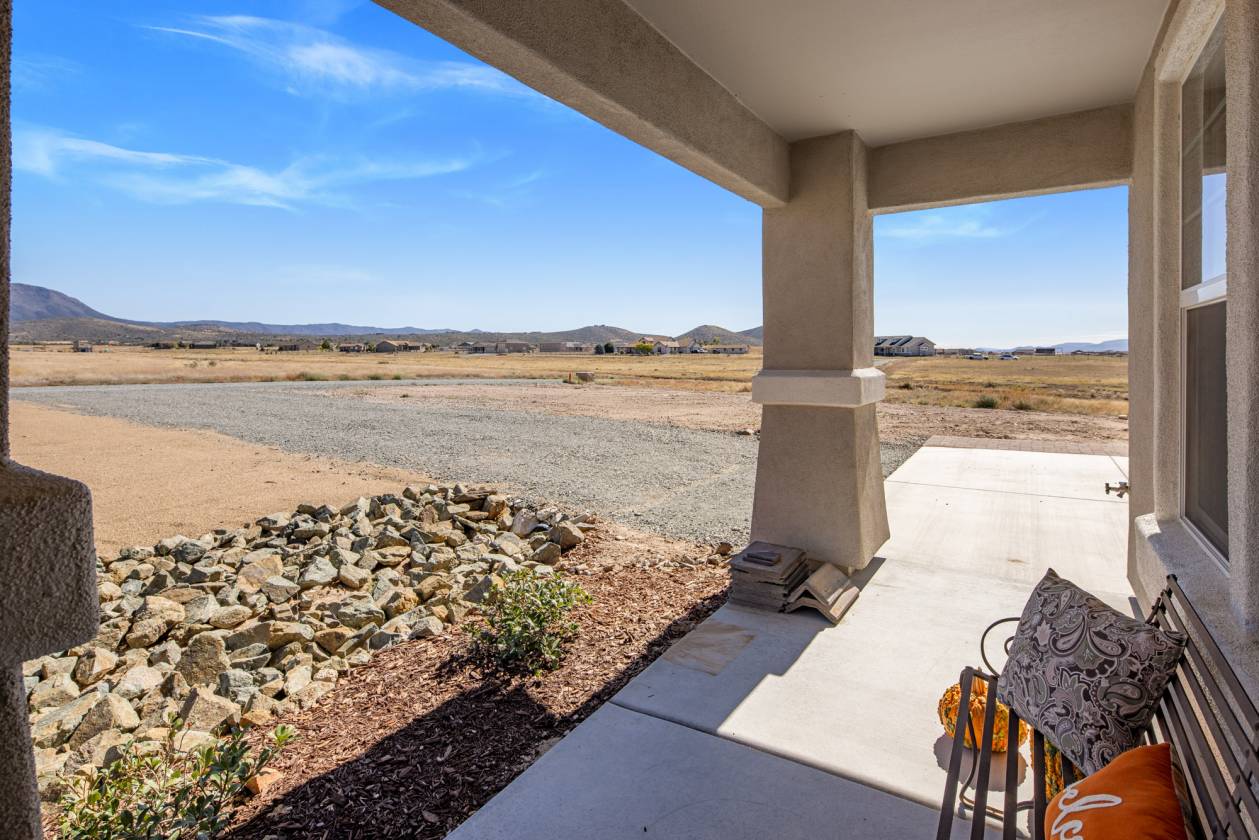 3 Acre Horse Property with Beautiful Mountain View - photo 7