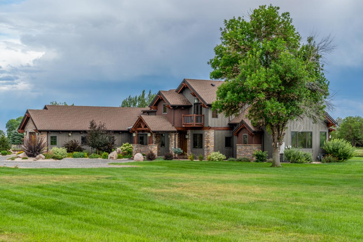 A Grand Wyoming Equestrian Estate Near Yellowstone - photo 7