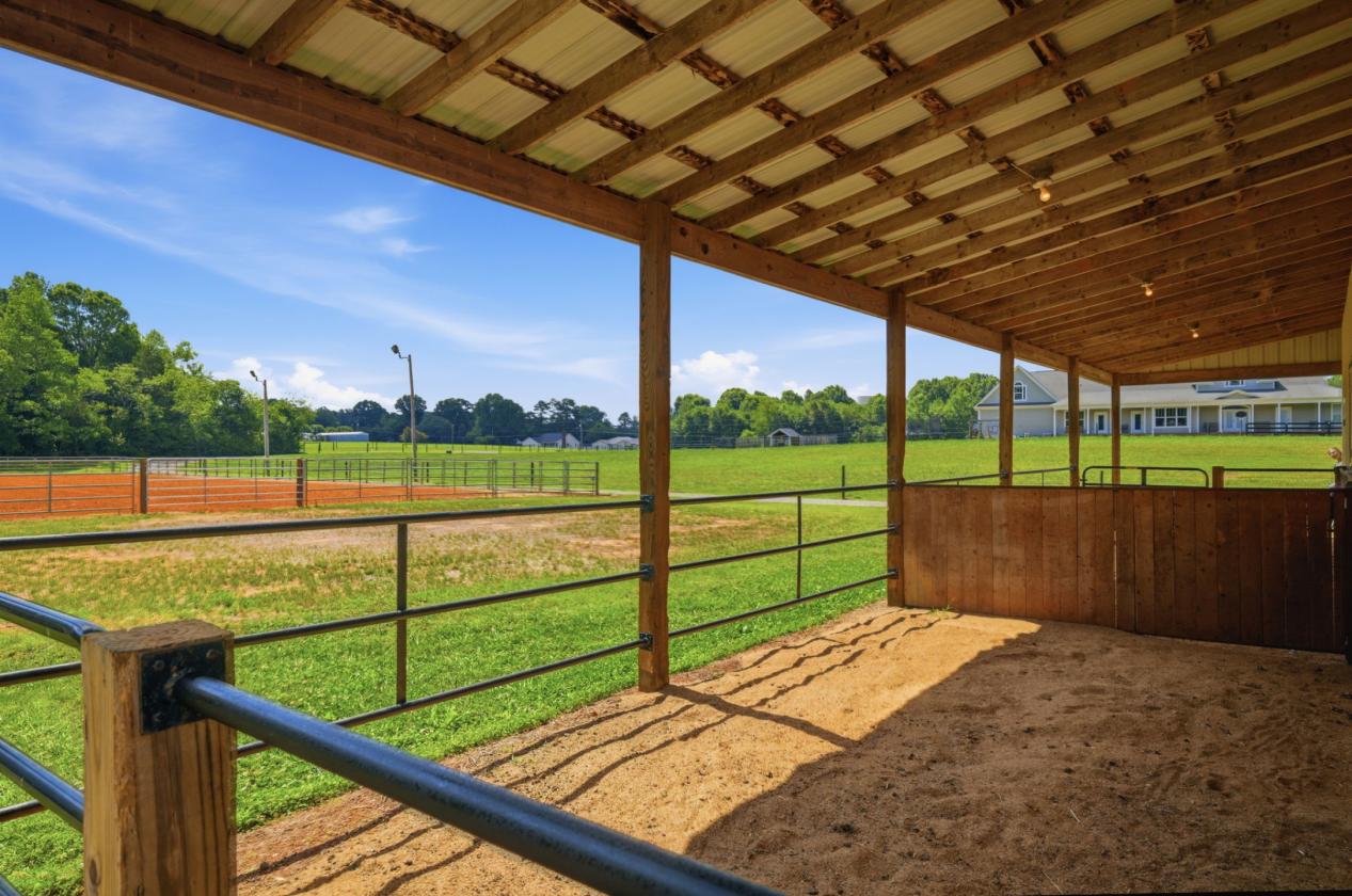 Luxury Equestrian Estate | 27 Acres - photo 10