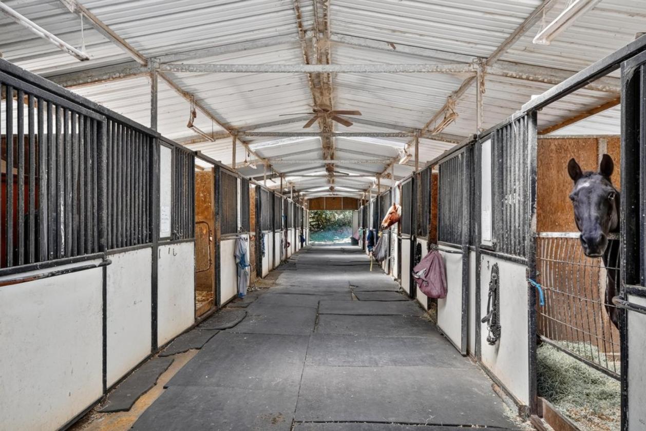 Legendary Willowpond Equestrian Estate - photo 9