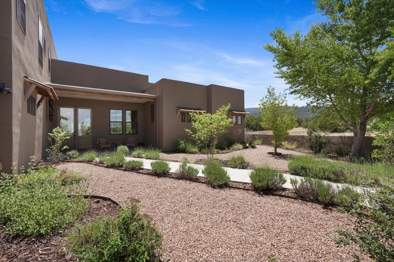 Luxury Mountain Equestrian Estate on 10.49 Acres - photo 1