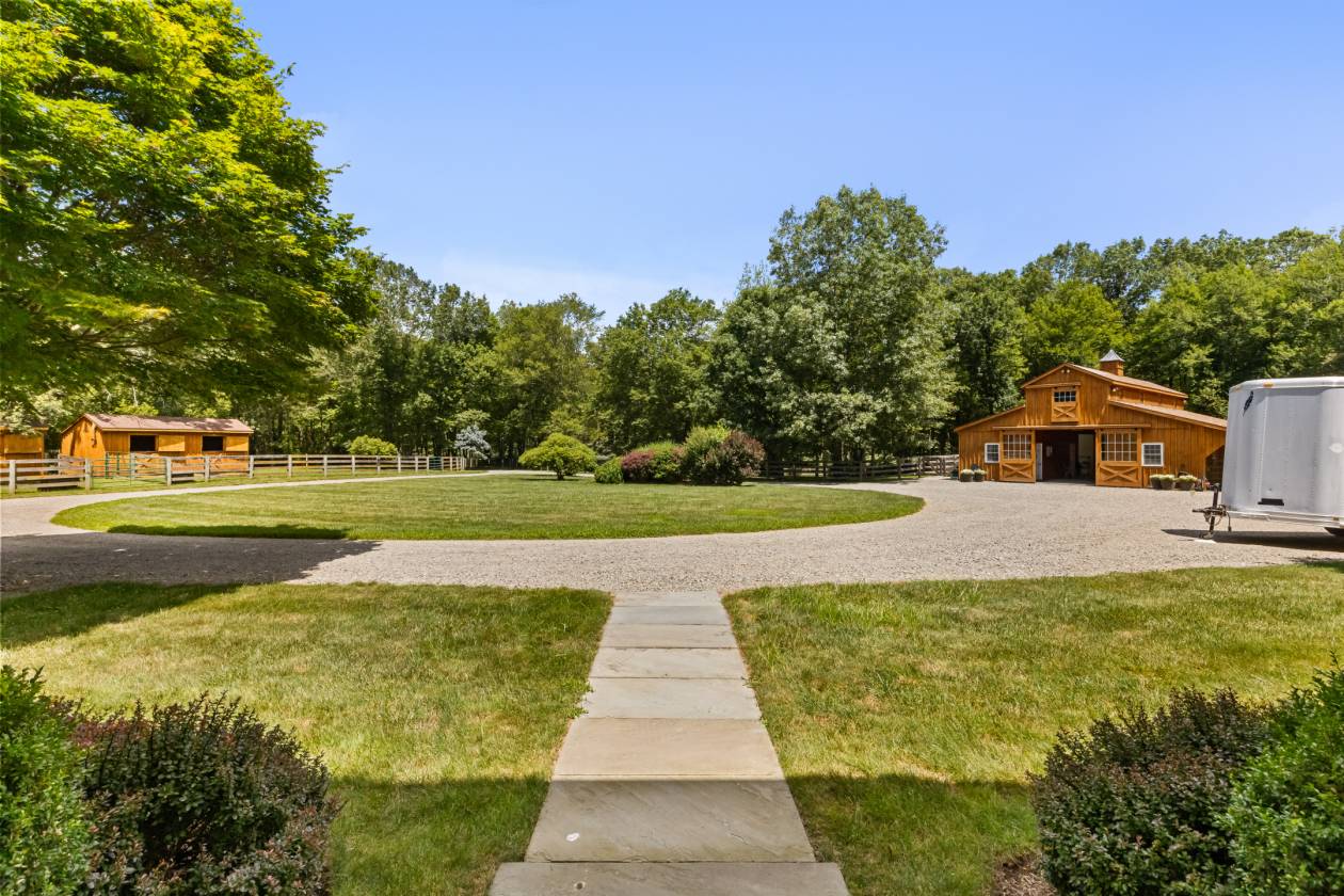Horse Property for sale.