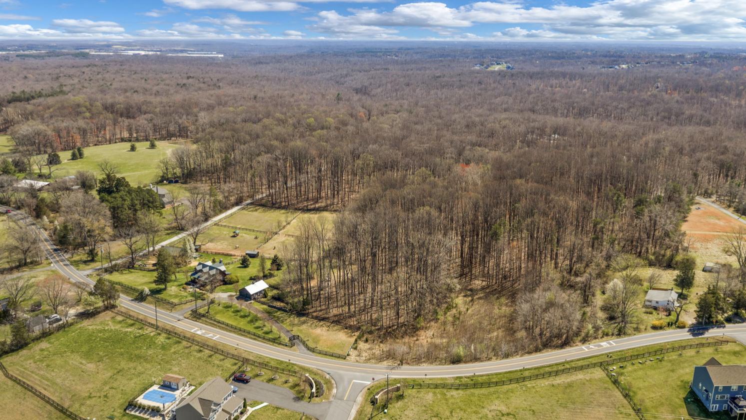 14 Acres. Log Home. Horse-Ready! - photo 1
