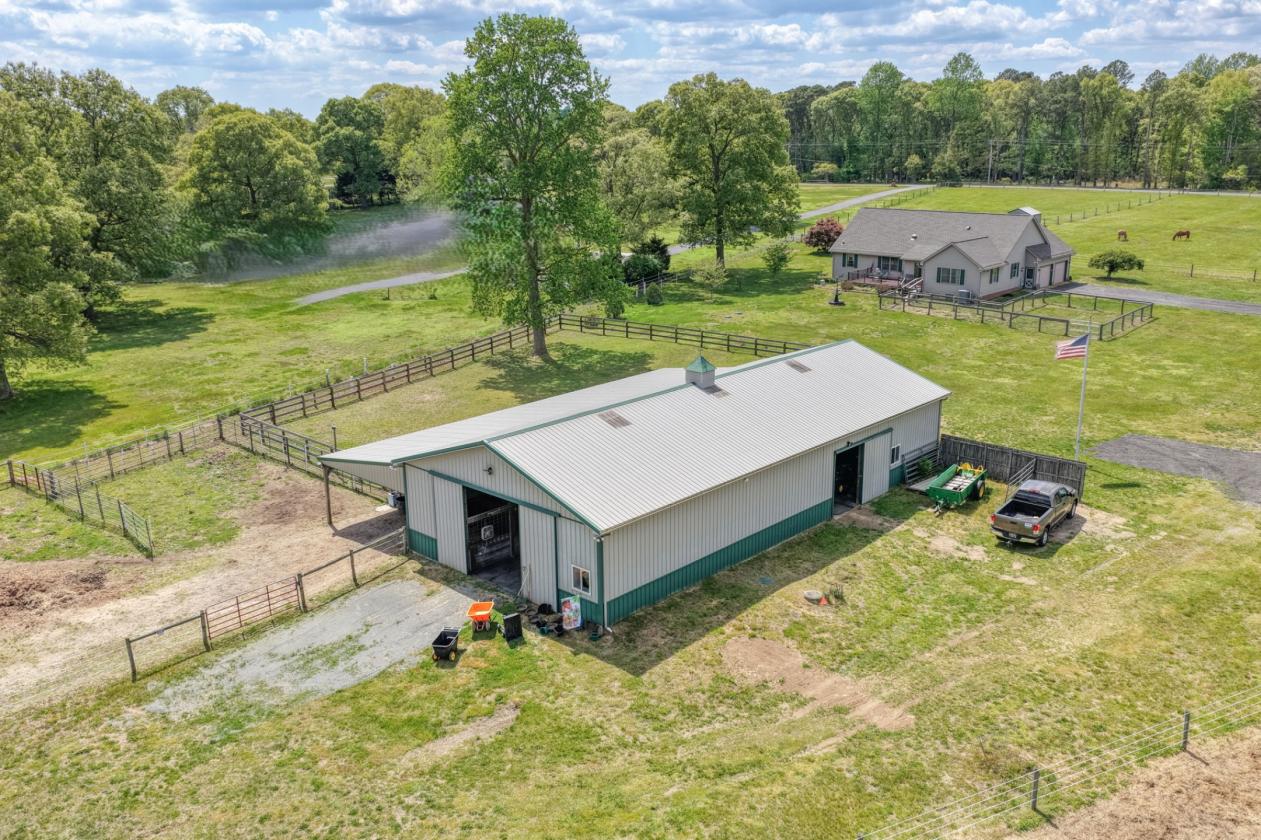 Turnkey Equestrian Estate on 10.9 Acres - photo 10