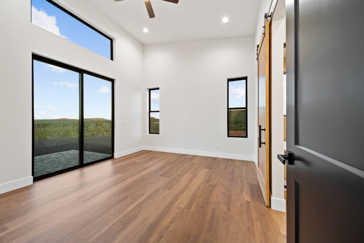Brand New Luxury Build on 7.4 Acres - photo 12