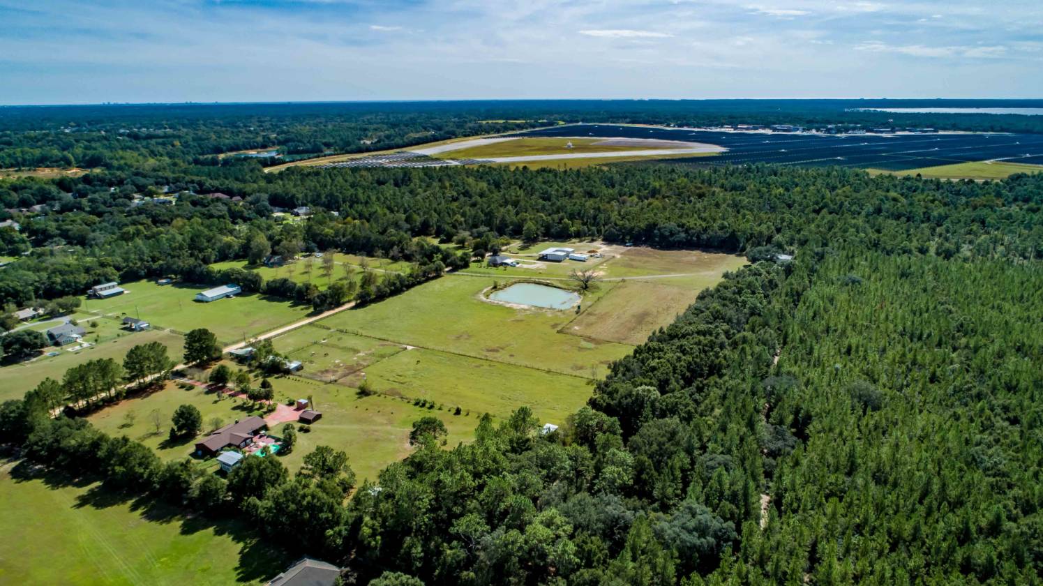 16.5 Acre Northwest Florida Home Site with Accessory Buildings
