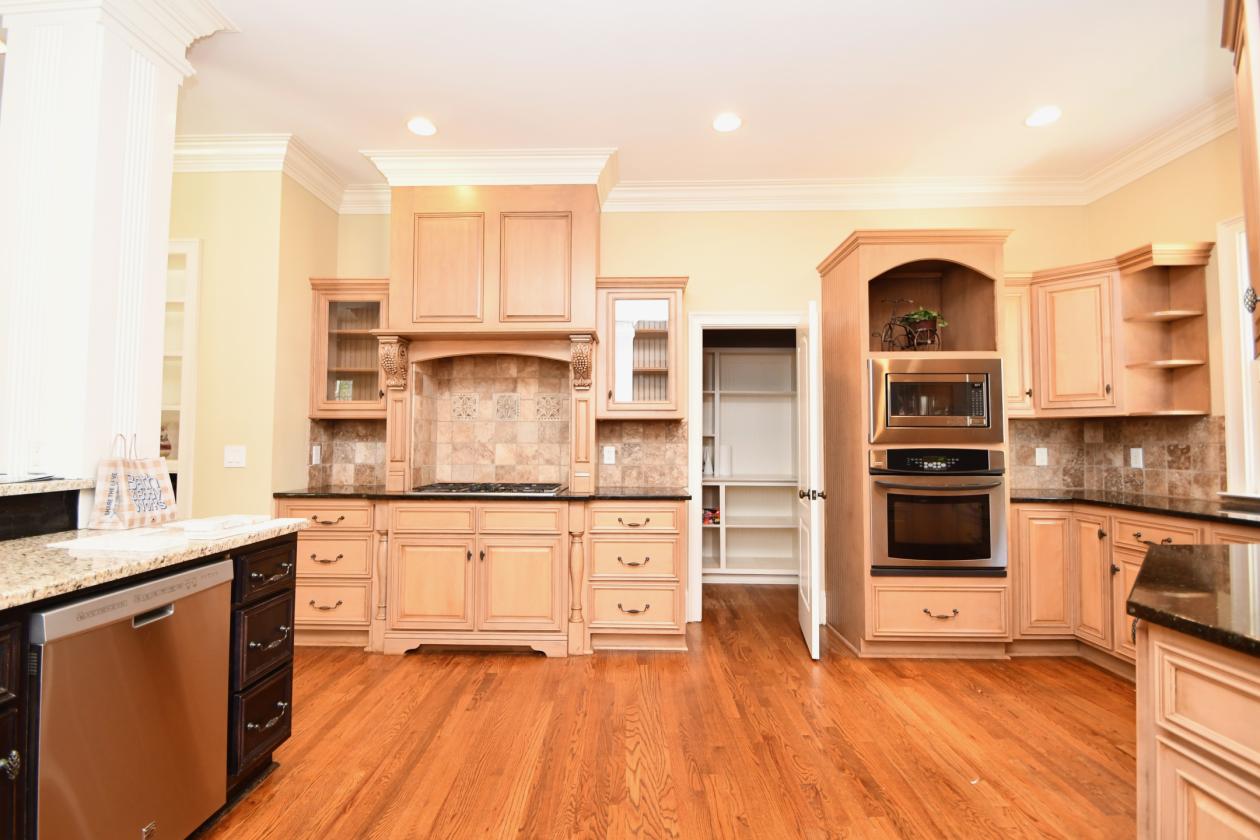 Luxury Home in Equestrian Neighborhood with Arena - photo 8