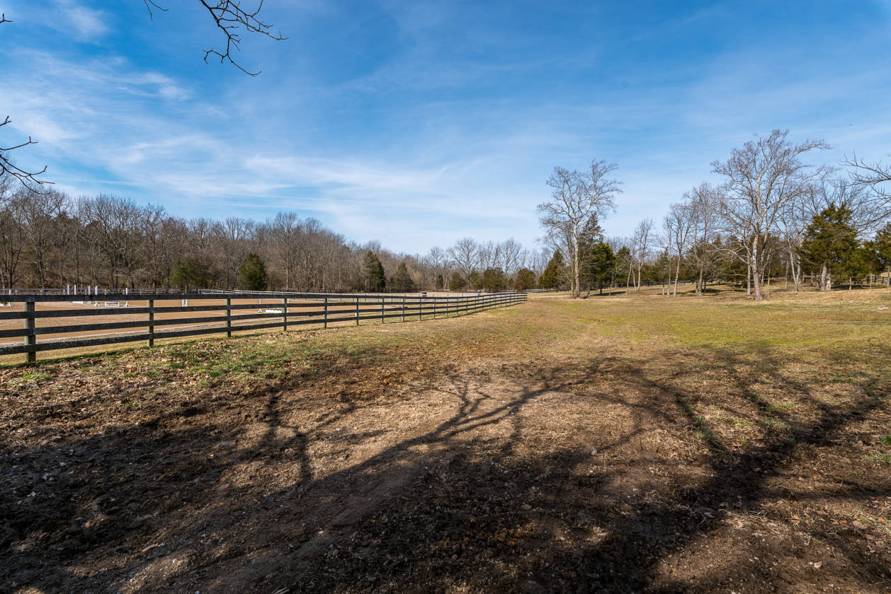 Stunning and incredible 25 acre Horse property in highly desired