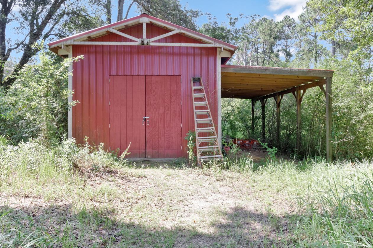 Fully Fenced 6-Acre Farmhouse!!! - photo 5