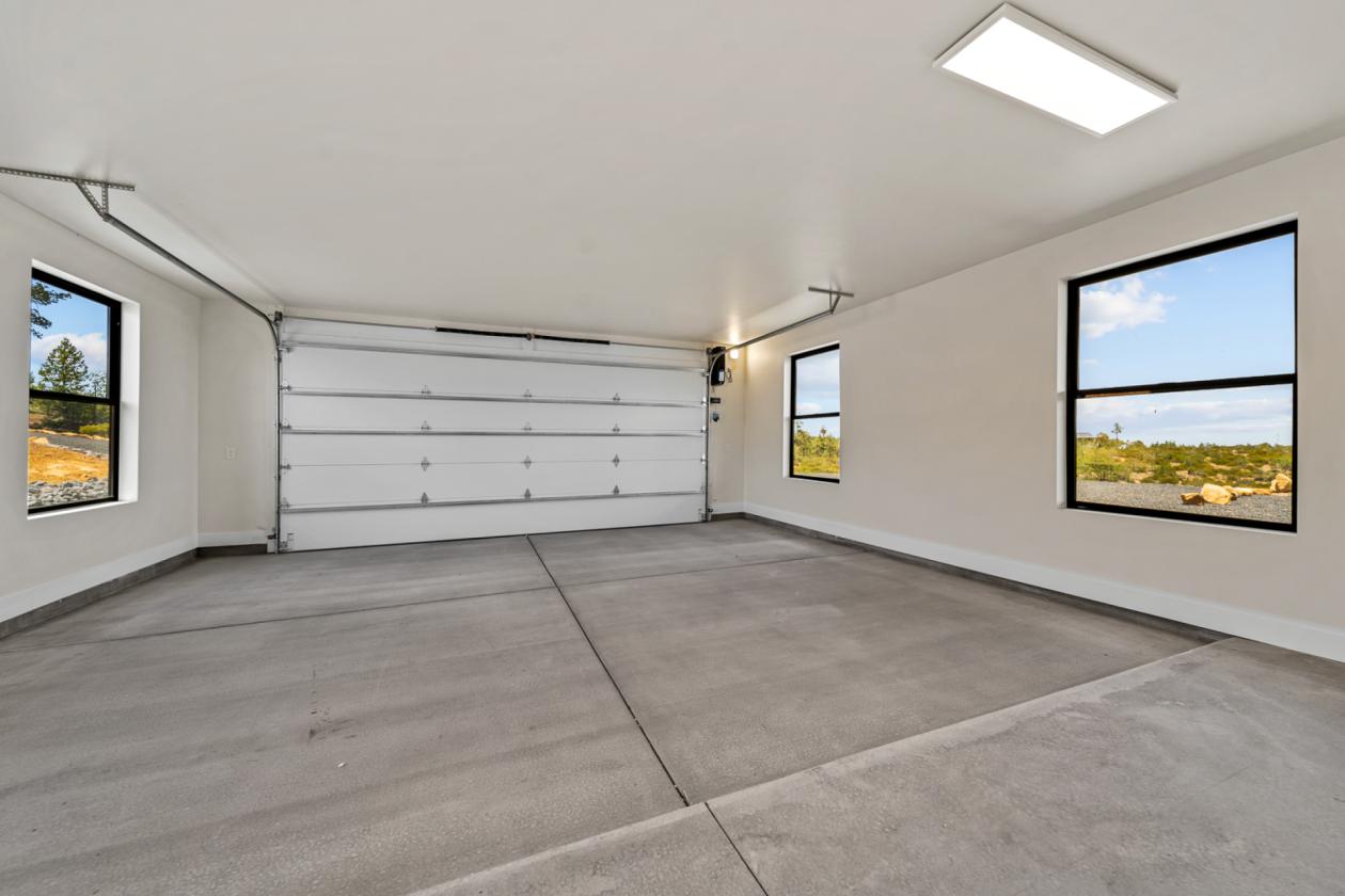 Brand New Build with Panoramic Views - photo 25