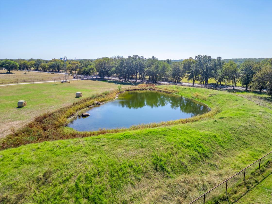 15+ ACRES W/ HOME, BARN, SHOP, AND COASTAL HAY - photo 4