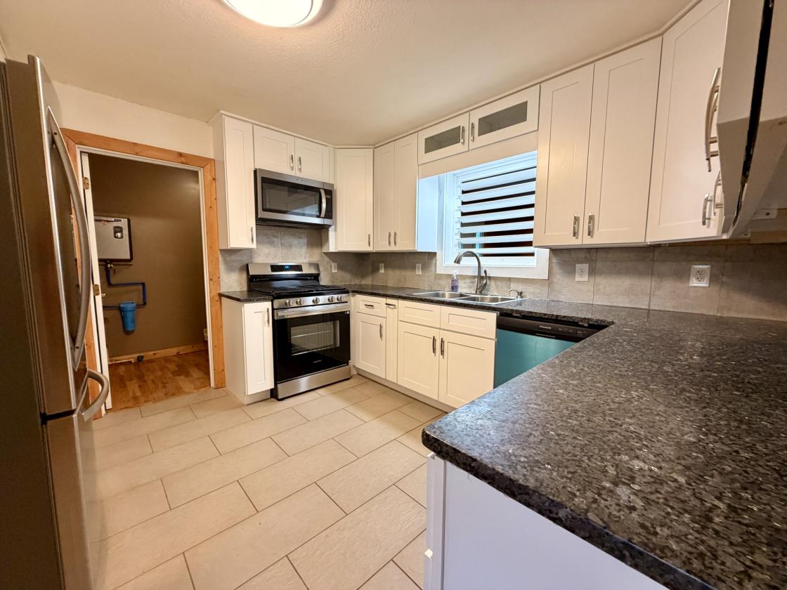Custom Home On 271.28 Acres - photo 12