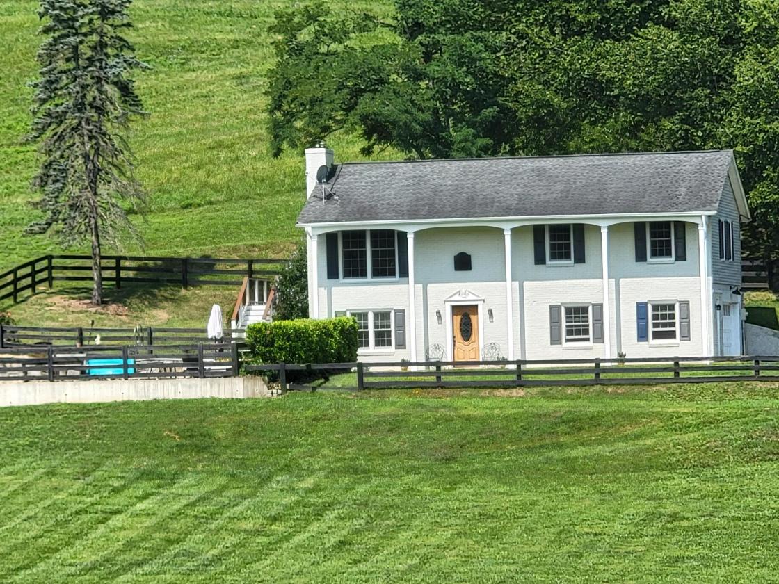 10-acre Horse Property with pool - photo 3
