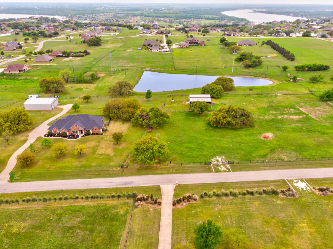 Granbury Horse Property Over 10 acres in Beautiful Bentwater Granbury, Hood County, Texas