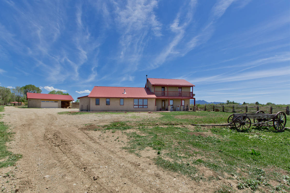 Rare Equestrian Ranch in the Taos Valley with Water Rights Taos, Taos