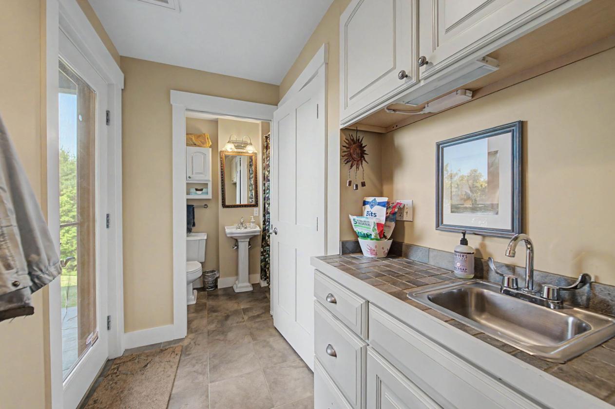 Red Sky Sanctuary Estate with equestrian potential - photo 12