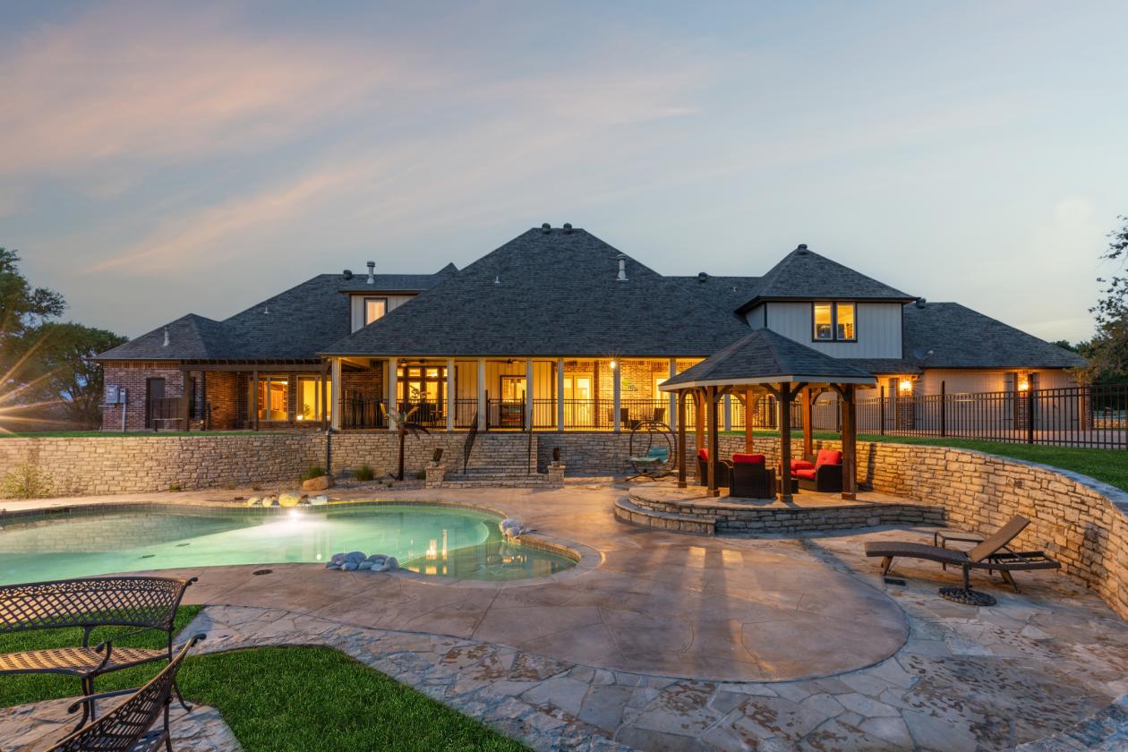 Luxury Living and Equestrian Infrastructure - photo 3