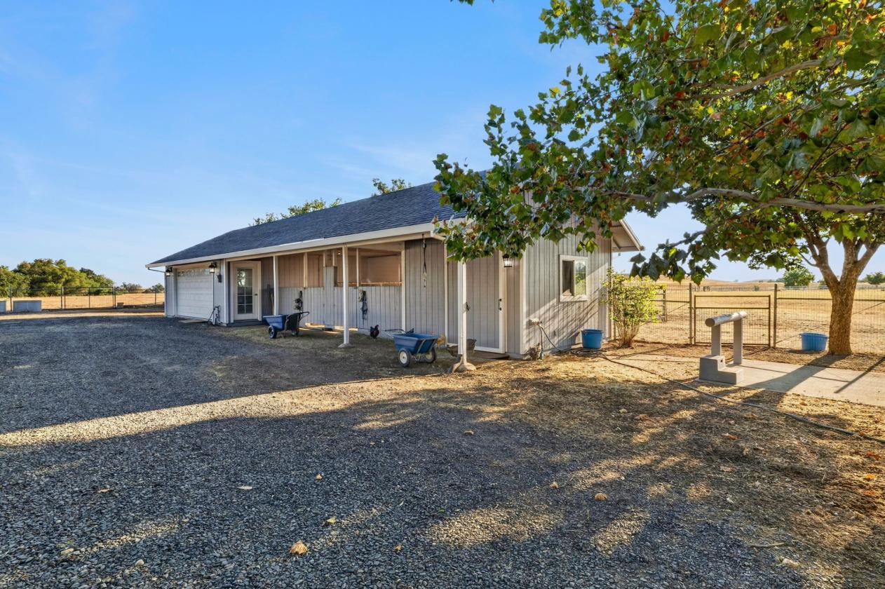 5 acre dream horse property and home! - photo 21