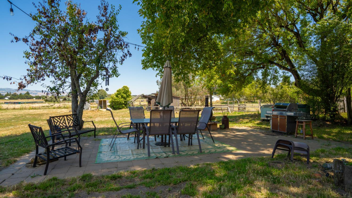 Beautiful 10 Acre Horse Property - photo 22