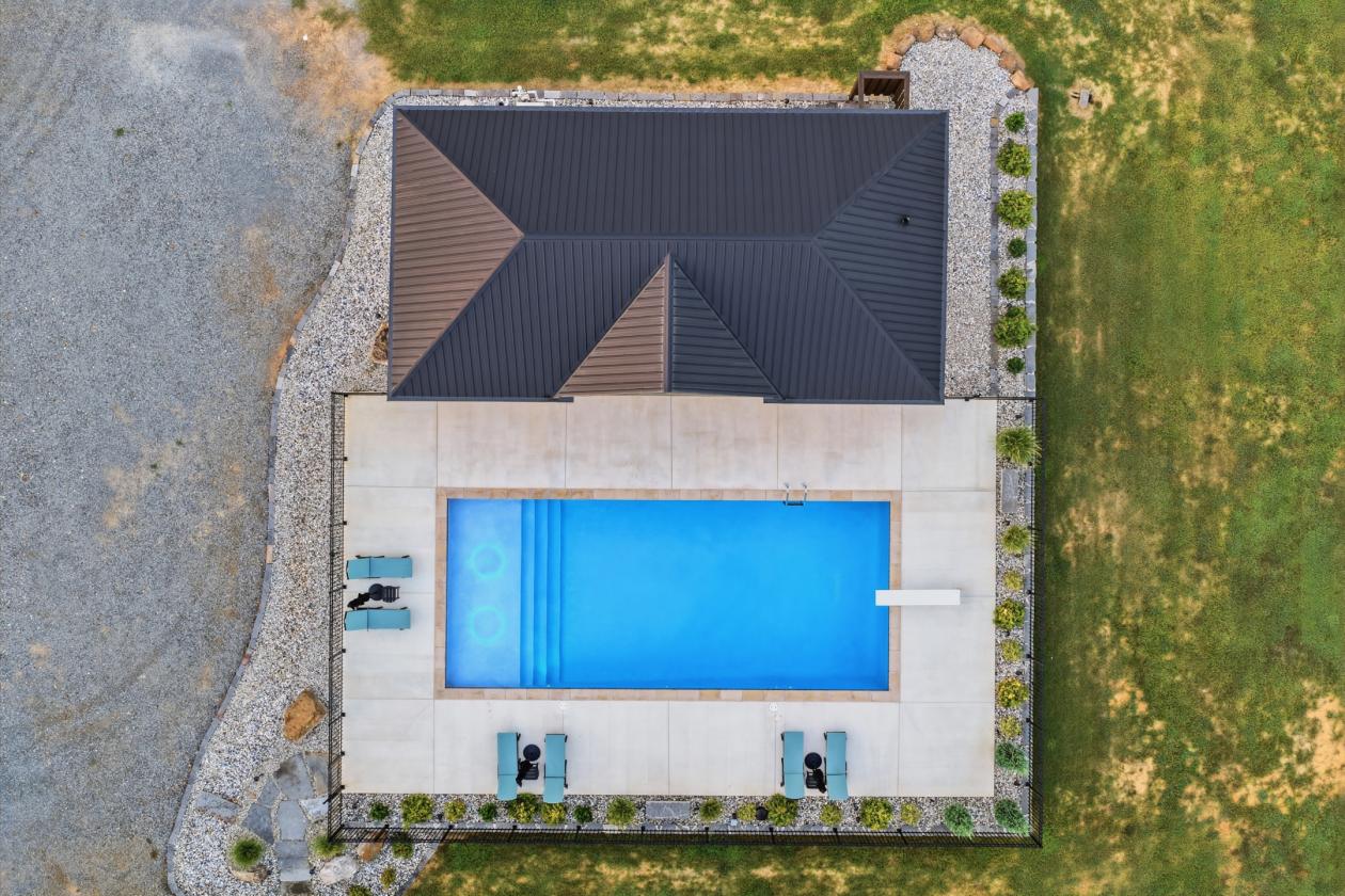 Luxury Horse Estate | Pool, Barn, Shop +28-71 Ac - photo 9