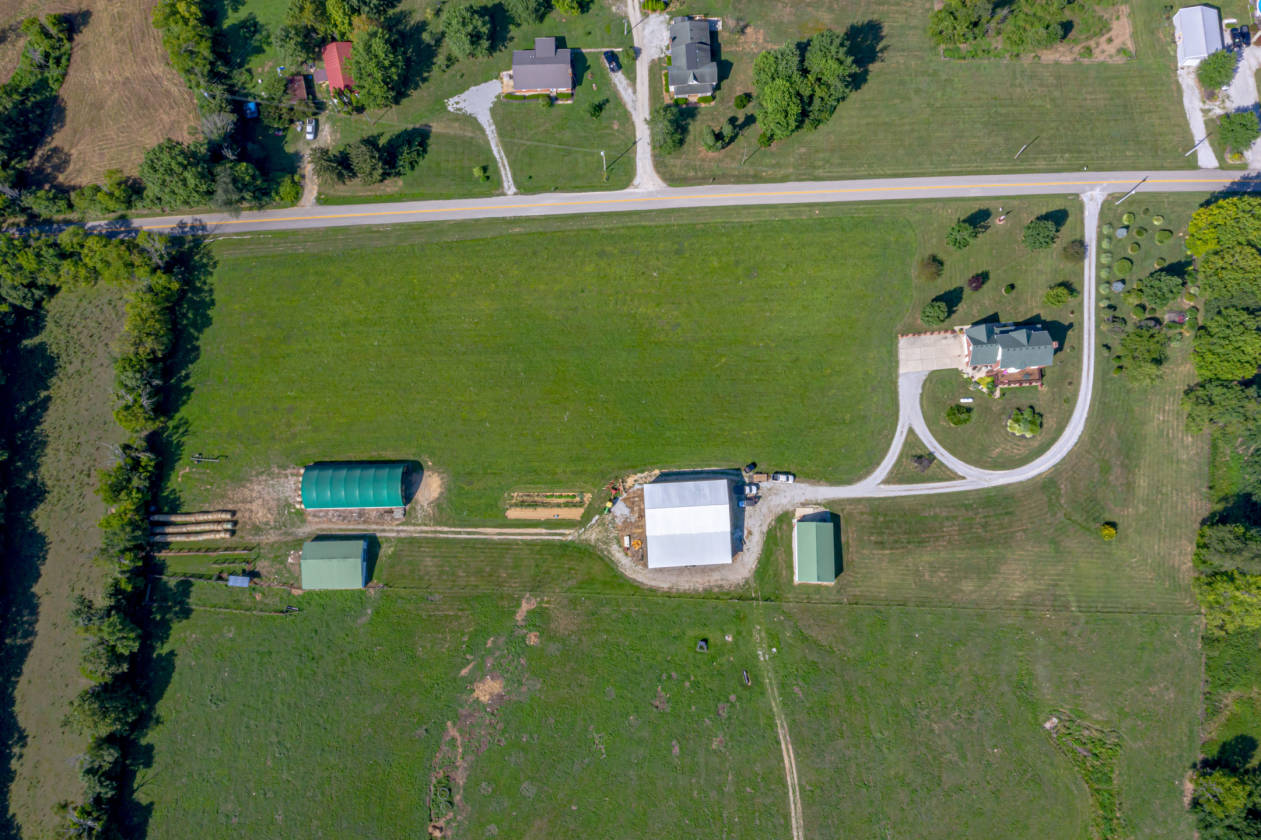 horse/cattle farm in Henry County, KY with beautiful home. Sulphur