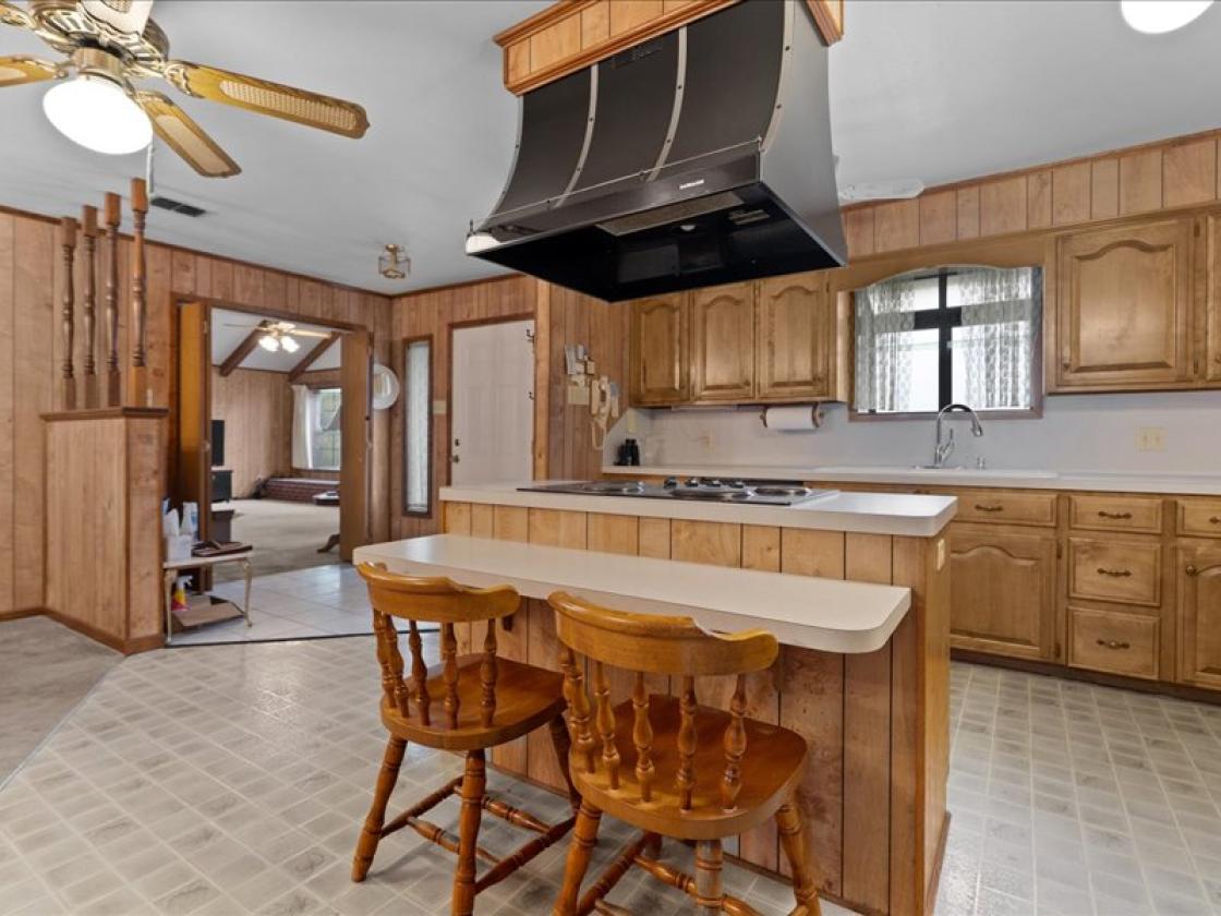 Horse property with breathtaking views - photo 7
