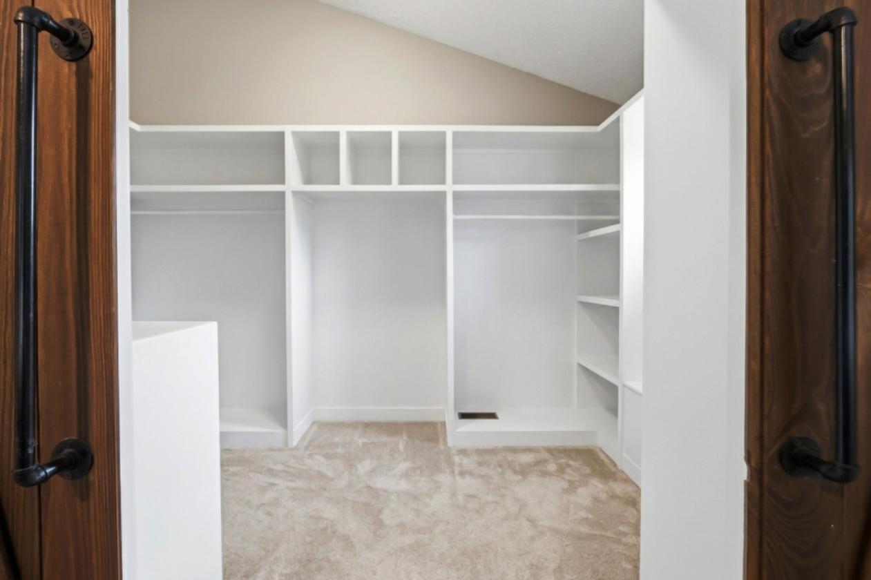 Remodeled Farmhouse in Private Community - photo 20