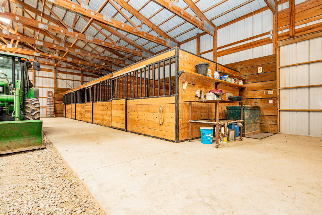 Horse property for sale with home Hoyt, Jackson County