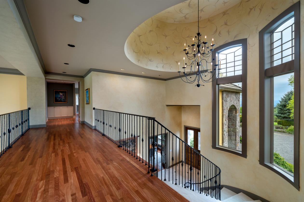 Luxury equestrian estate with pool, barn, arenas - photo 10