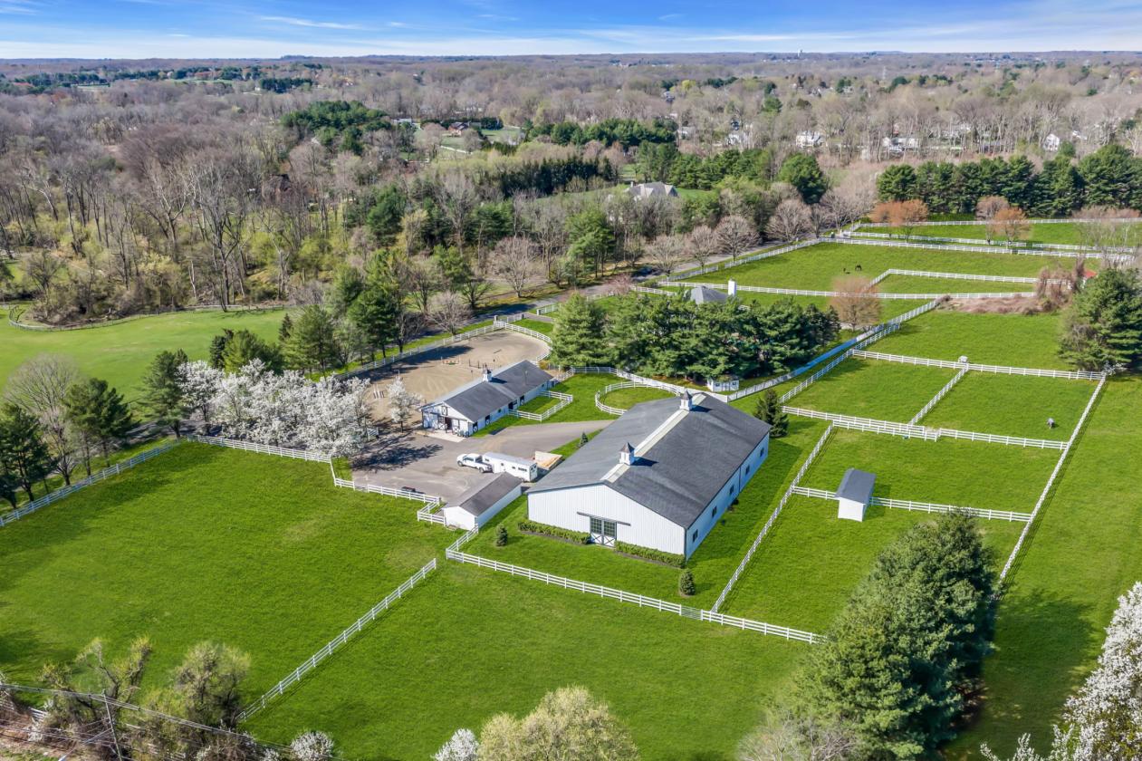 Remarkable Equestrian Estate on 6 Acres - photo 12