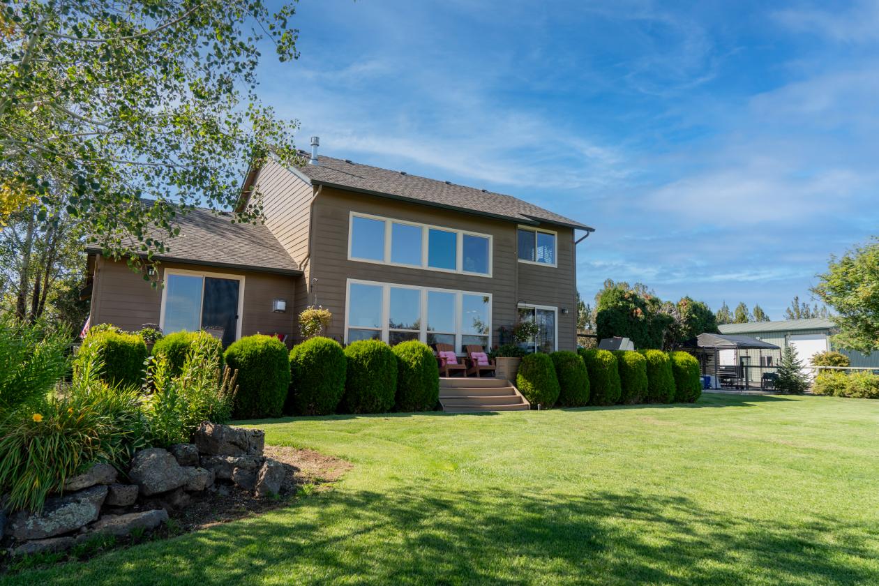 Horse Farm & Equestrian Estate in Bend - photo 5