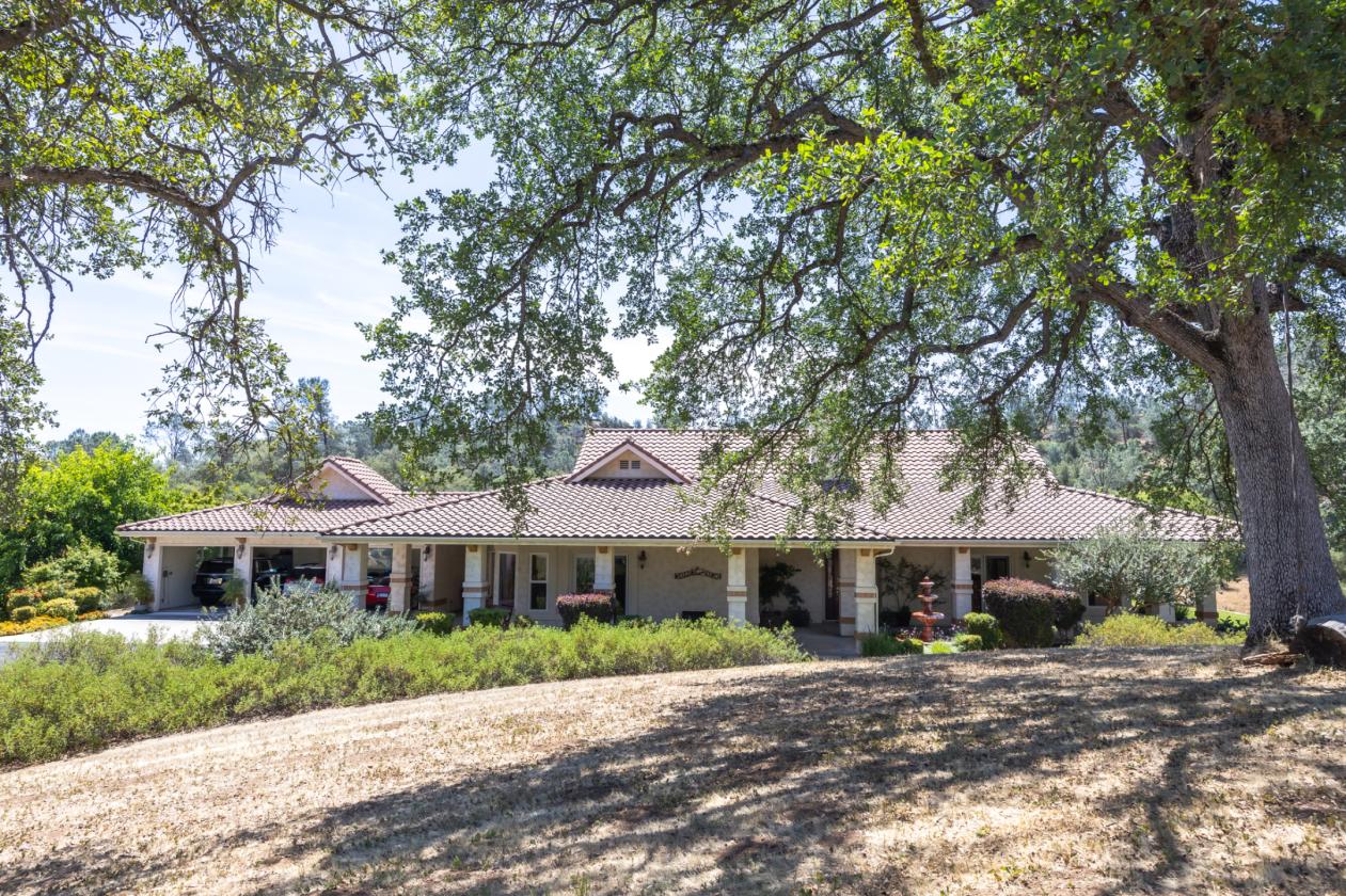 92-Acre Ranch, Two Homes, Pond, RV Barn, & Shop! - photo 1
