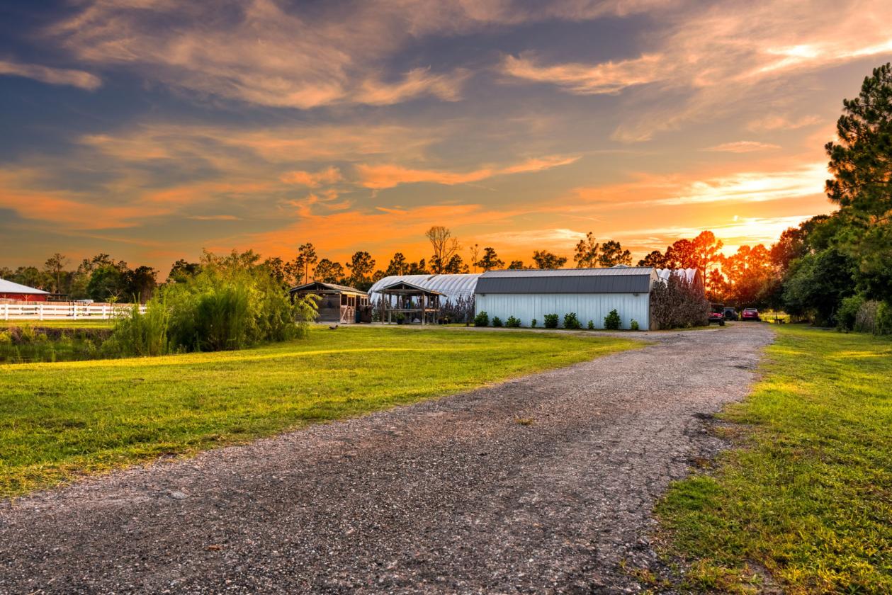Upgraded equestrian estate on 5 acres - photo 27