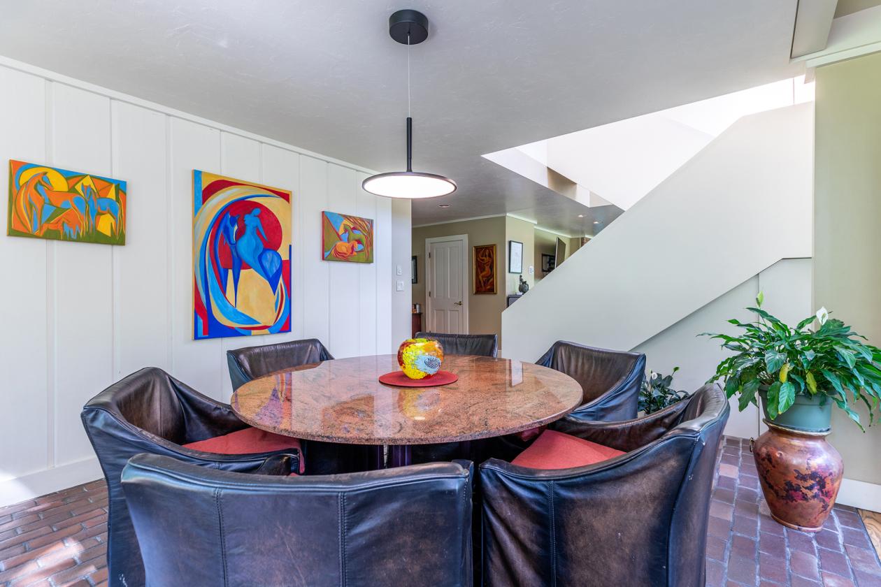 Secluded contemporary with new horse facilities - photo 15