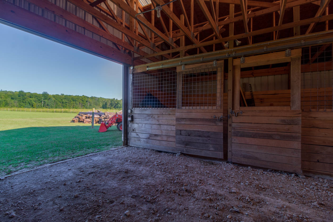 8 Acre Home with 4 Stall Horse Barn Jefferson, Ashtabula County, Ohio
