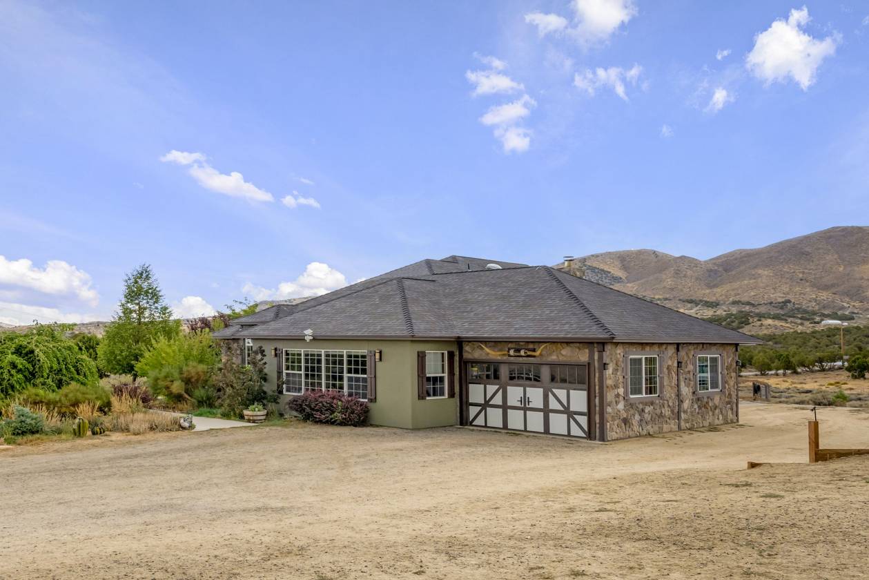 Horse Property for sale.