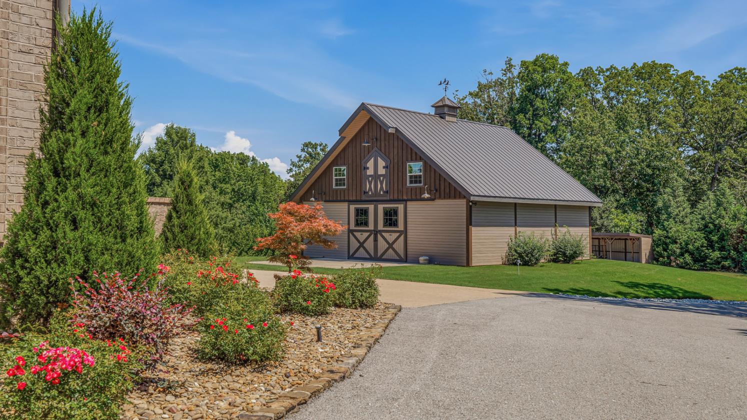 Modern Rustic Estate with Lake, Trails & Barn - photo 18