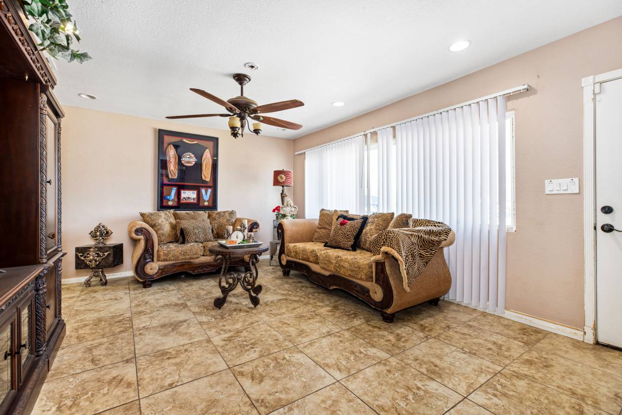 Horse Ranch w/ Arena, Barns, & RV Hookups - photo 8