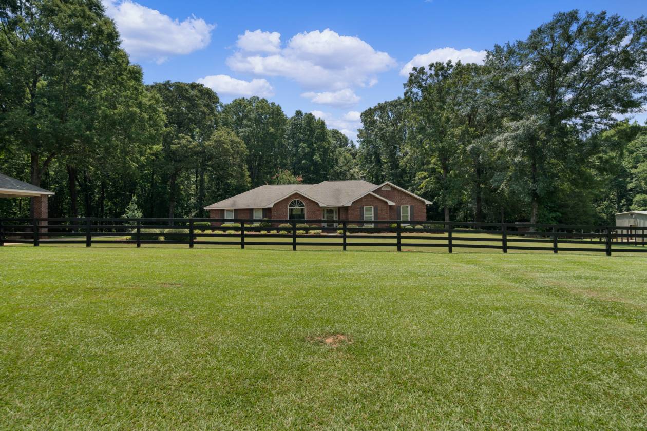 Horse Property for sale.