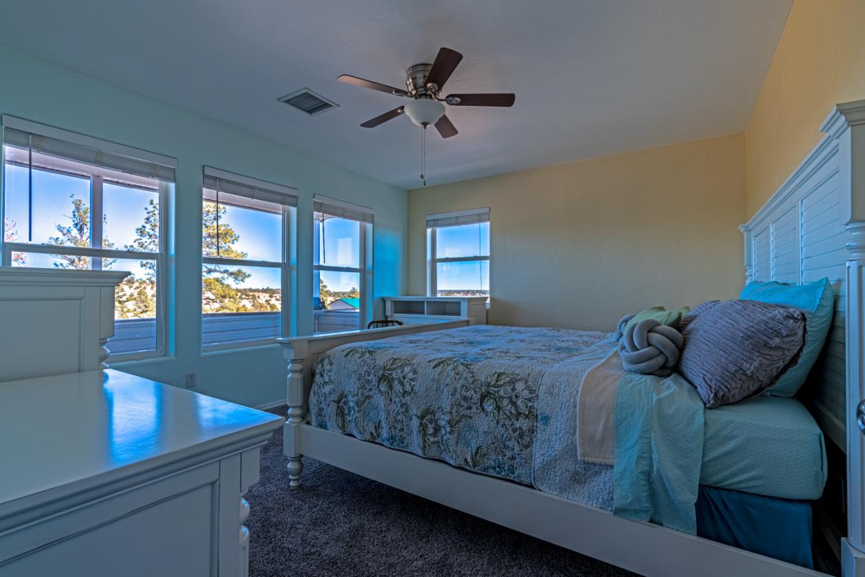 Great Self-Sustained Property with Large home - photo 14