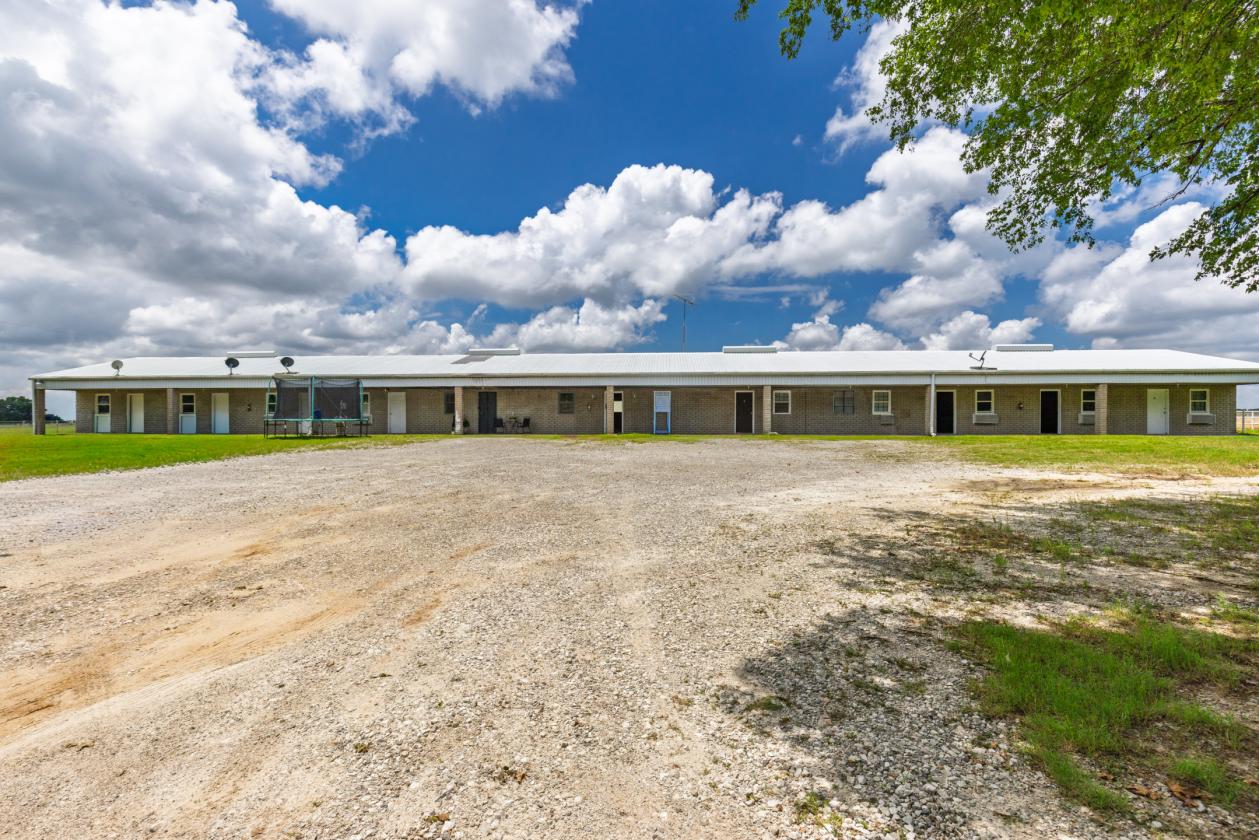 DIAMOND D RANCH EQUESTRIAN ESTATE - photo 8