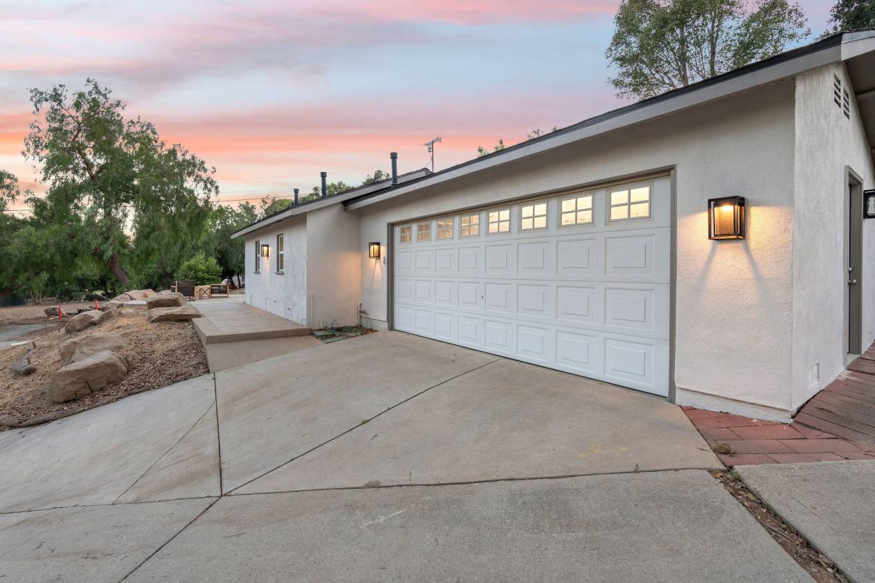 Serene 8-Acre Equestrian Retreat - photo 18