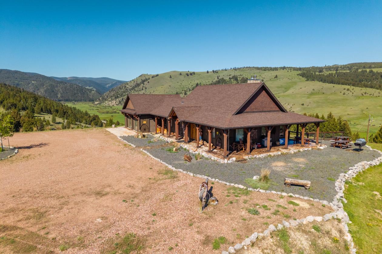 Extraordinary 13.27-Acre Mountain Retreat - photo 13