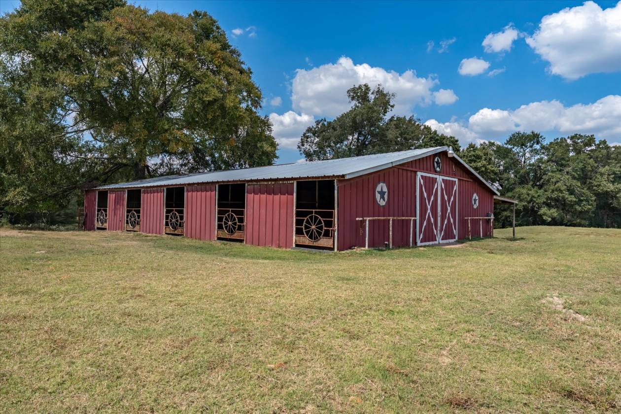 Perfect for the horse lover or homesteader - photo 1